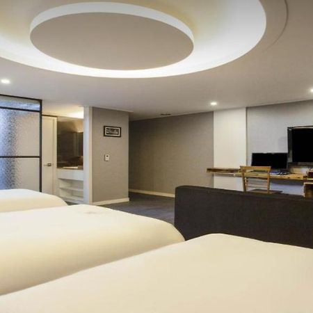 Merdi Hotel Suwon Exterior foto