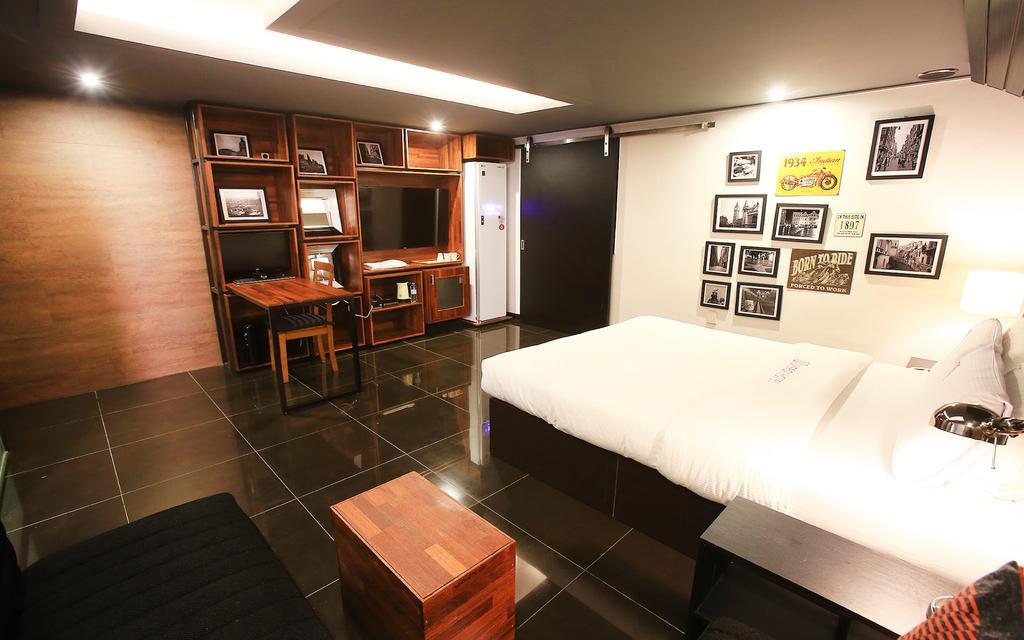 Merdi Hotel Suwon Exterior foto