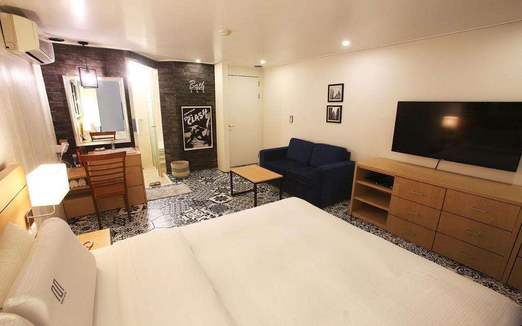 Merdi Hotel Suwon Exterior foto