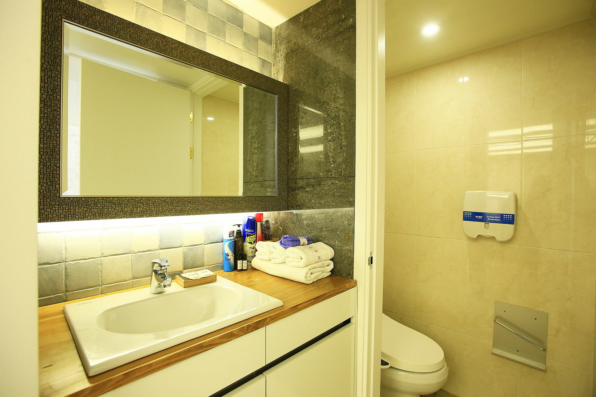 Merdi Hotel Suwon Exterior foto